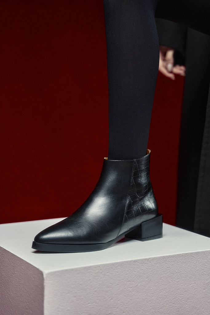 نیم بوت پاشنه کوتاه چرم کاکتوس نیم بوت پاشنه کوتاه چرم کاکتوس