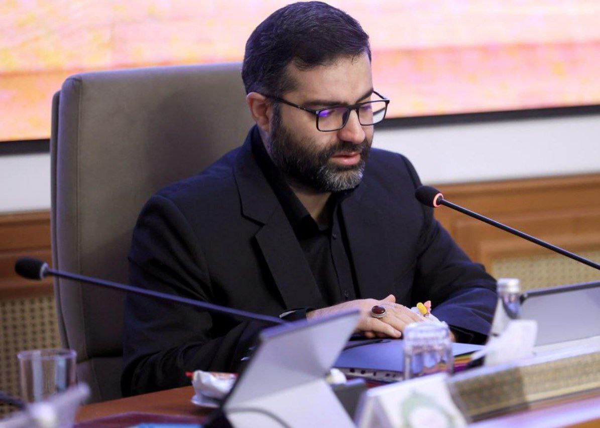 تصویر دردناک سقاب‌اصفهانی در یک جلسه رسمی