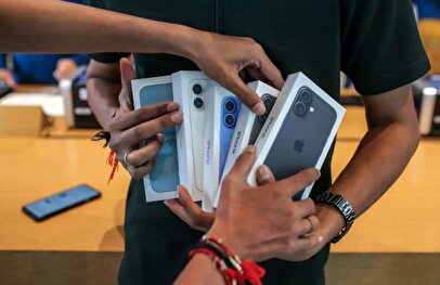 ممنوعیت واردت آیفون پول کلانی به جیب آقازاده‌ها سرازیر کرد/ افشاگری رشیدی کوچی درباره یک رانت