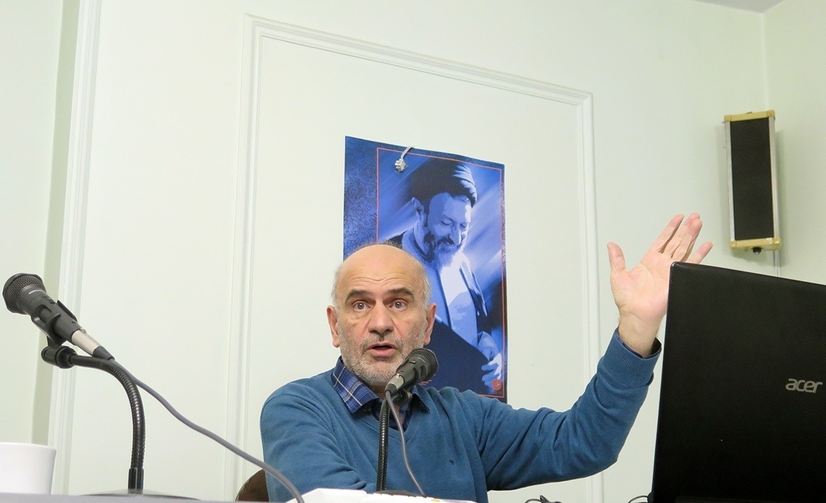 فرشاد مومنی به دلیل عوارض آلودگی هوا بستری شد