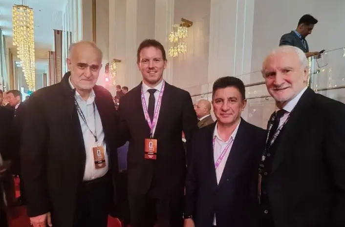 ژست دوستانه امیر قلعه‌نویی در کنار دلافوئنته و ناگلزمن