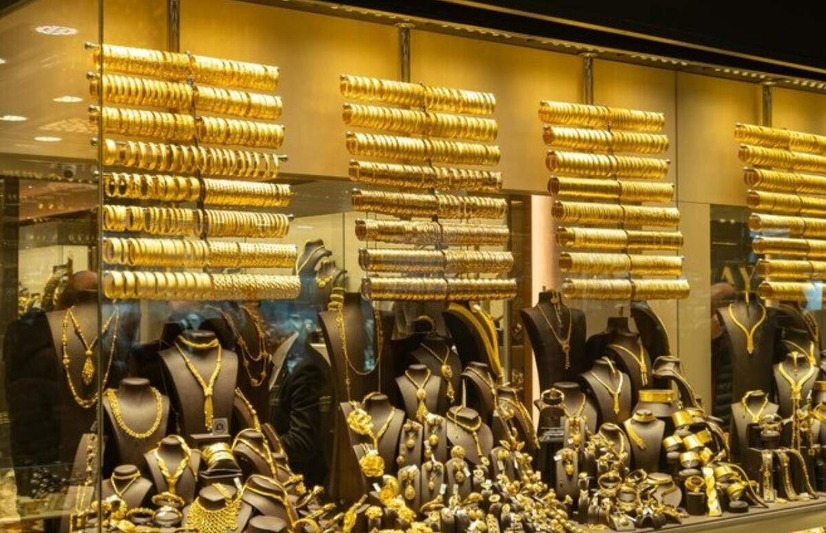 پیش بینی قیمت طلا فردا یکشنبه ۱۶ آذر ۱۴۰۴ / طلا بخریم یا بفروشیم؟