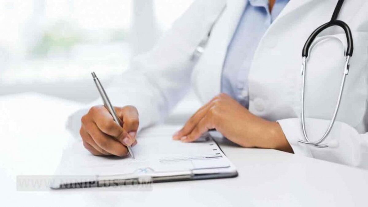 عصبانیت وزیر بهداشت / رشته‌های پزشکی را به متقاضیان پولدار نمی‌دهیم