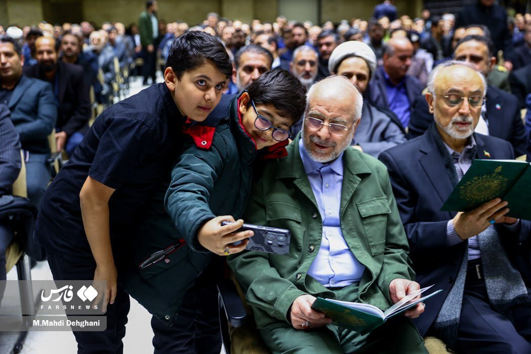 تصاویر عجیب از پزشکیان و قالیباف در مراسم خانواده سقاب اصفهانی