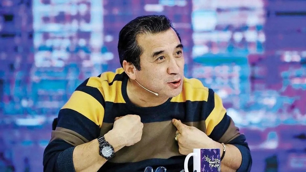 پاسخ تند خداداد عزیزی به خبرنگاران با تکرار یک فحش+ فیلم