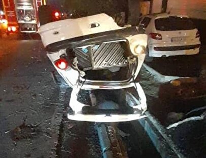 تصادف زنجیره‌ای در بزرگراه باقری به دنبال واژگونی پژو ۲۰۶ + تصاویر