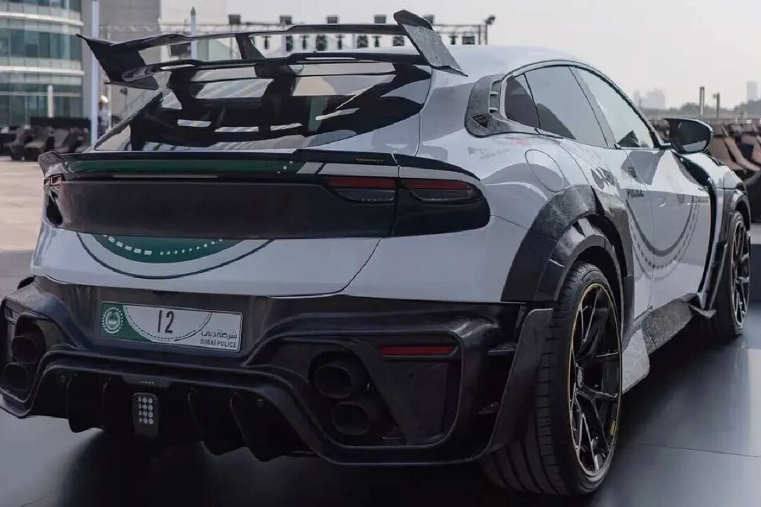 رونمایی پلیس دبی از خودروی جدید حیرت انگیزش رونمایی پلیس دبی از خودروی جدید حیرت انگیزش