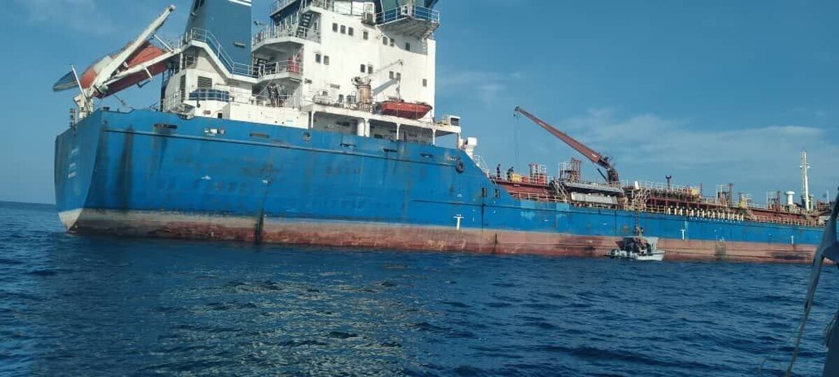 توقیف کشتی خارجی در دریای عمان توسط ایران / محموله کشتی مشکوک چه بود؟