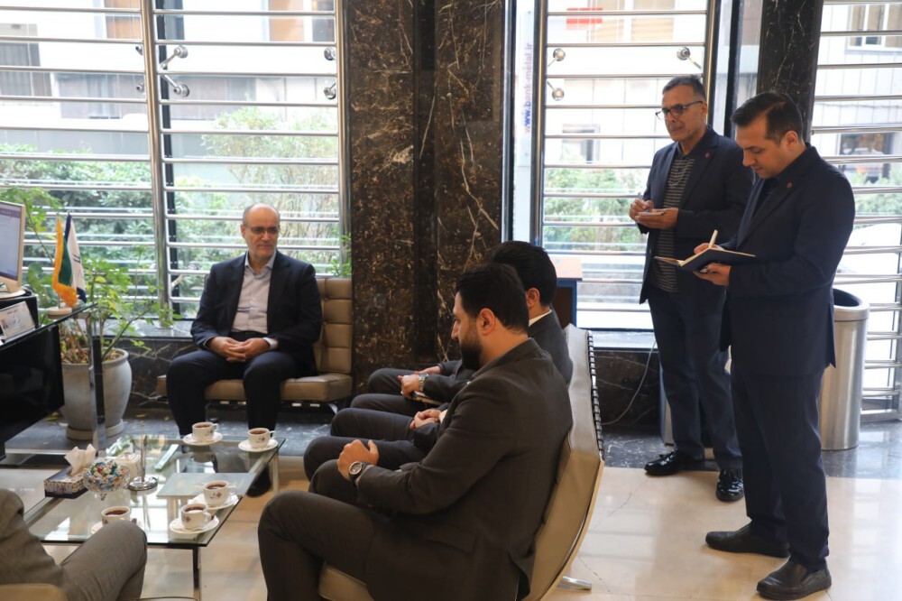 اولین بازدید دکتر جمالی از شعبه مرکزی شیراز جنوبی؛ گامهای جدی برای آینده روشن موسسه اعتباری ملل اولین بازدید دکتر جمالی از شعبه مرکزی شیراز جنوبی؛ گامهای جدی برای آینده روشن موسسه اعتباری ملل