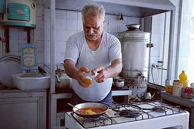 مغازه عمو حسن بلاگر معروف اینستاگرامی پلمب شد+ فیلم