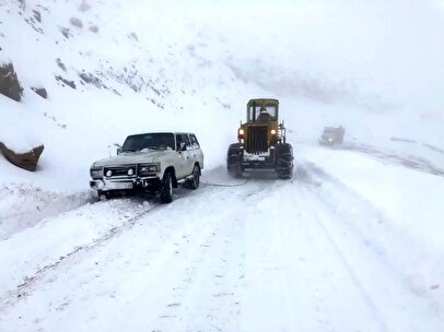 کولاک برف سنگین در این استان/ جاده‌ها زیر برف شدید مدفون شد