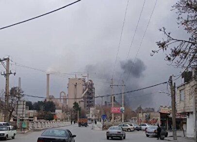 حریق در محوطه کارخانه سیمان / بررسی علت حادثه آغاز شد