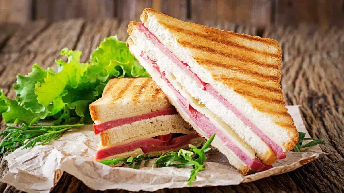 طرز تهیه اسنک با کالباس خانگی خوشمزه و پرطرفدار