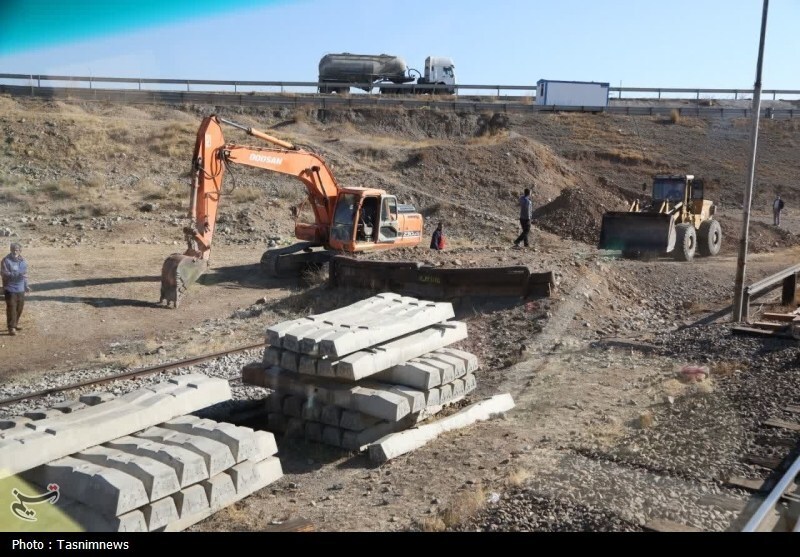 ماجرای اختلاف آماری پوتین و پزشکیان بر پروژه راه آهن رشت- آستارا/ اتمام پروژه سال ۲۰۳۰ است ماجرای اختلاف آماری پوتین و پزشکیان بر پروژه راه آهن رشت- آستارا/ اتمام پروژه سال ۲۰۳۰ است