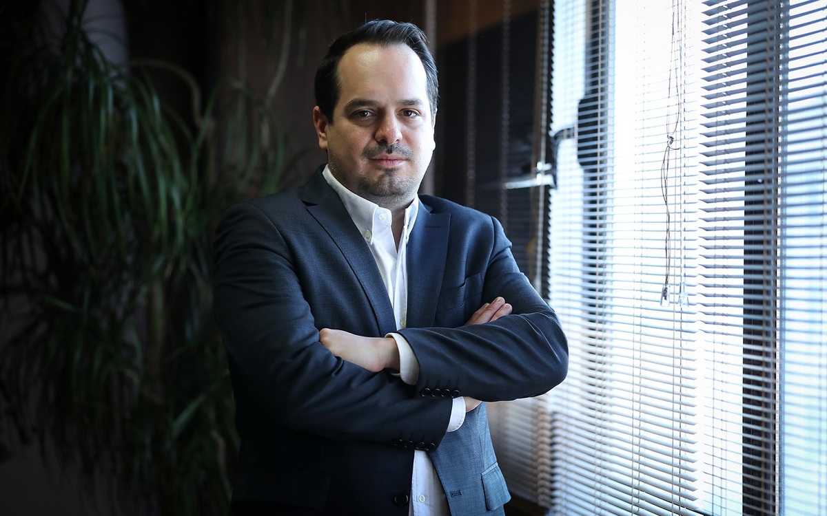 برکناری مدیرعامل پرحاشیه بانک مرکزی / اسرائیل در بانک مرکزی ایران نفوذی دارد؟!