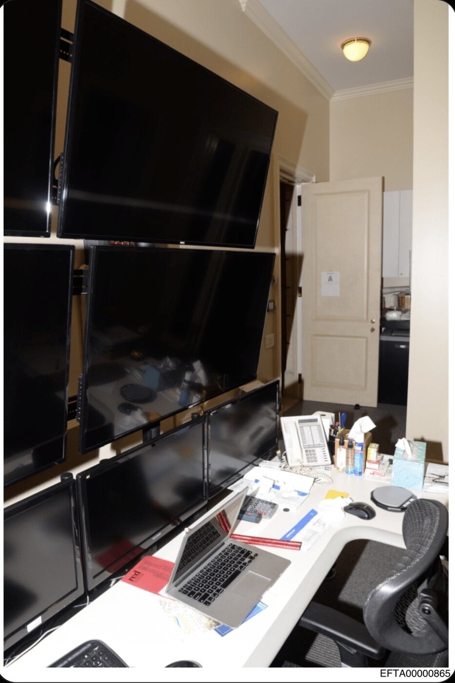 تصاویر خصوصی رئیس جمهور سابق لو رفت + عکس و فیلم تصاویر خصوصی رئیس جمهور سابق لو رفت + عکس و فیلم