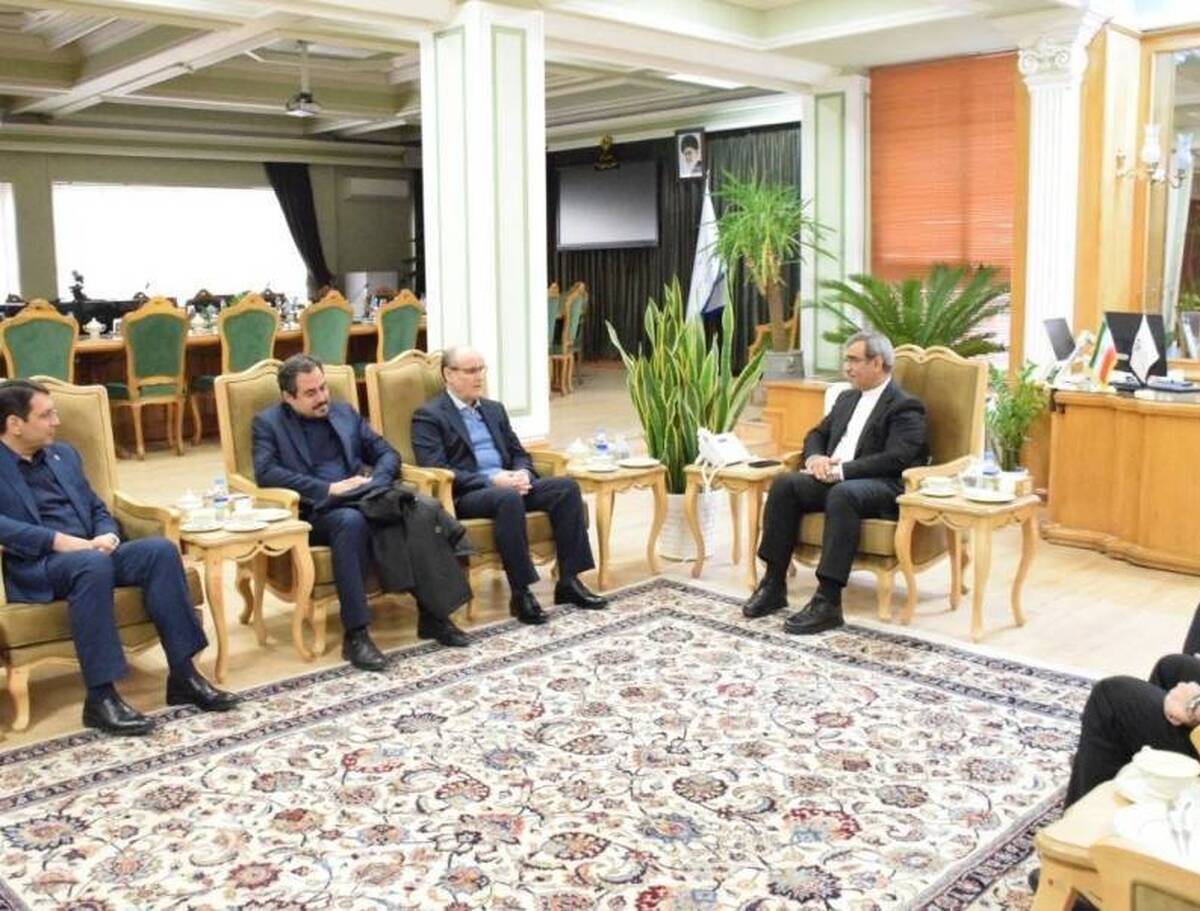 نشست آقای جمالی و اعضای هیات سرپرستی موسسه اعتباری ملل، با آقای مظفری استاندار محترم خراسان رضوی