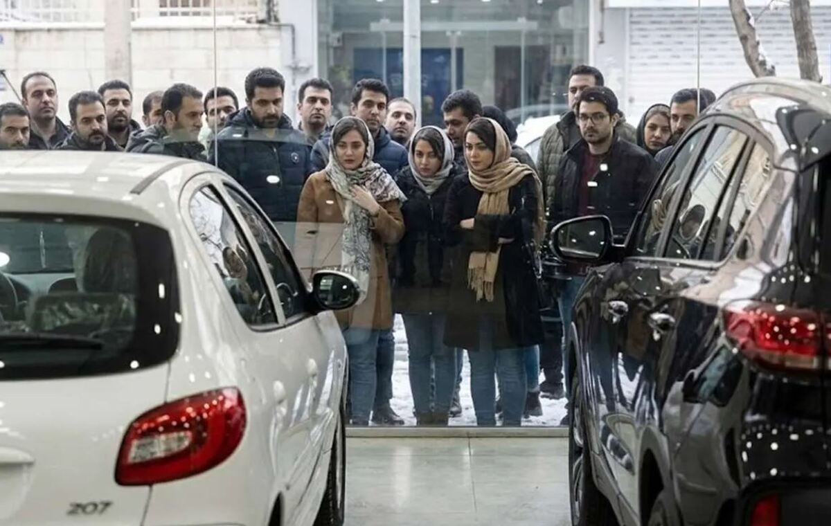 علت هجوم مردم برای قرعه‌کشی ایران خودرو/ شرایط جدید قرعه‌کشی به نفع چه کسانی است؟