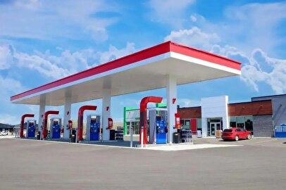 دفاع عجیب از افزایش قیمت بنزین / سفر شمال تا جنوب به قیمت یک بسته چیپس است!