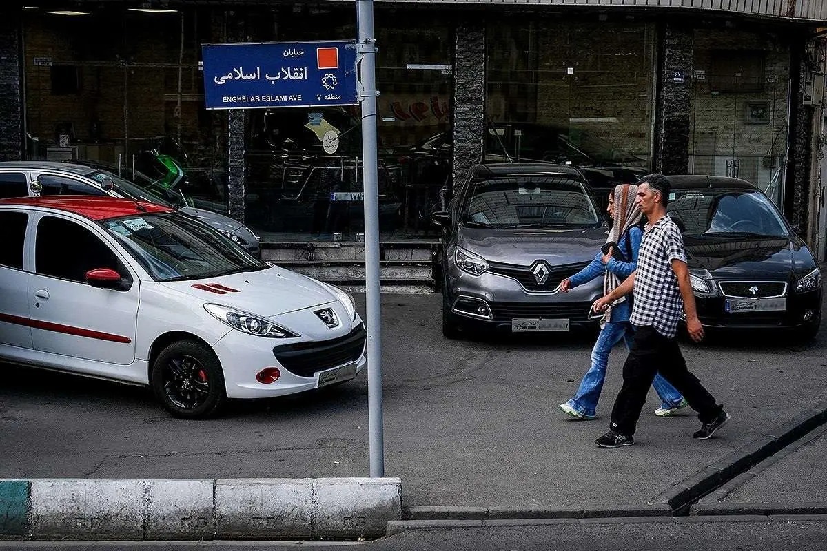 قیمت محصولات ایران‌خودرو و سایپا امروز یکشنبه ۱۶ فروردین ۱۴۰۵ / ۲۰۷ اتوماتیک سقف شیشه‌ای چند؟ + جدول