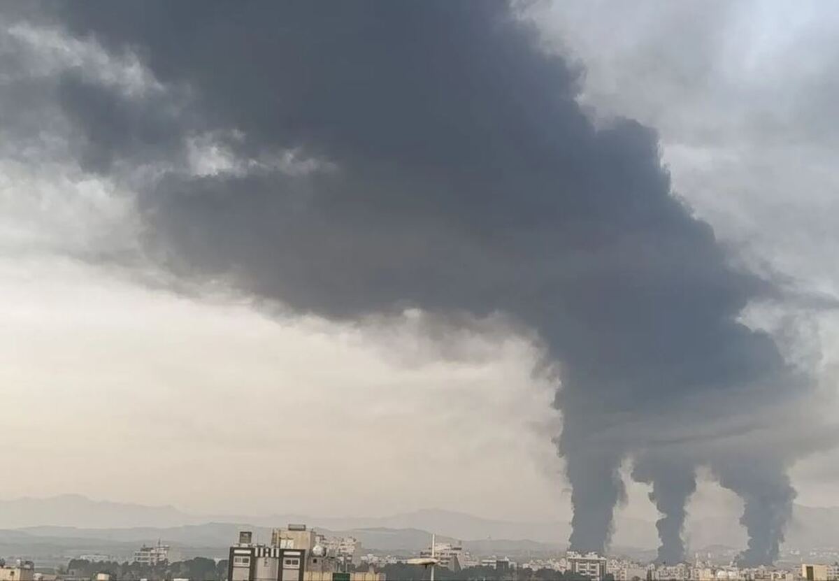 شهادت ۳۰ شهروند در حمله هوایی به مناطق مسکونی اصفهان
