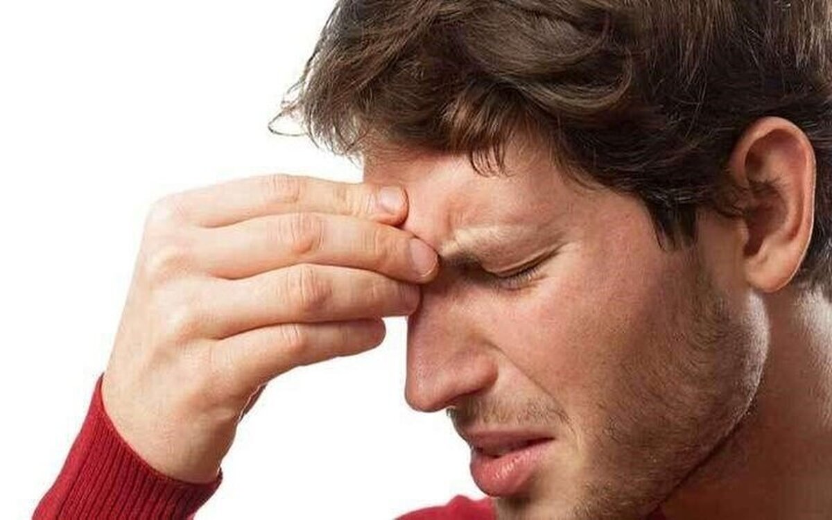 ۳ عامل تشدیدکننده سردرد‌های میگرنی
