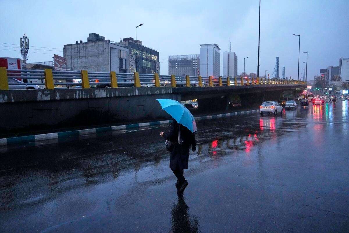 پیش بینی هواشناسی کشور در هفته جاری / تنگه‌هرمز طی سه روز آینده مواج هستند