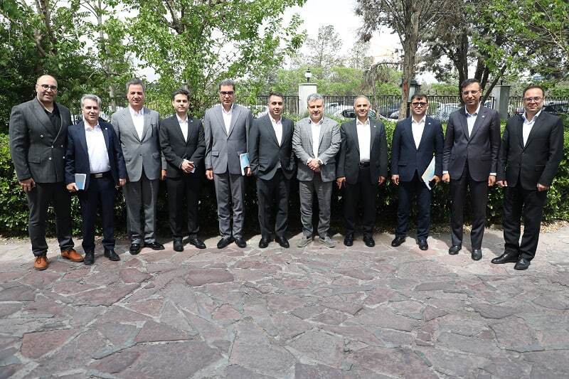 دکتر اخلاقی: بانک تجارت در کنار صنعت خودروسازی کشور ایستاده است دکتر اخلاقی: بانک تجارت در کنار صنعت خودروسازی کشور ایستاده است