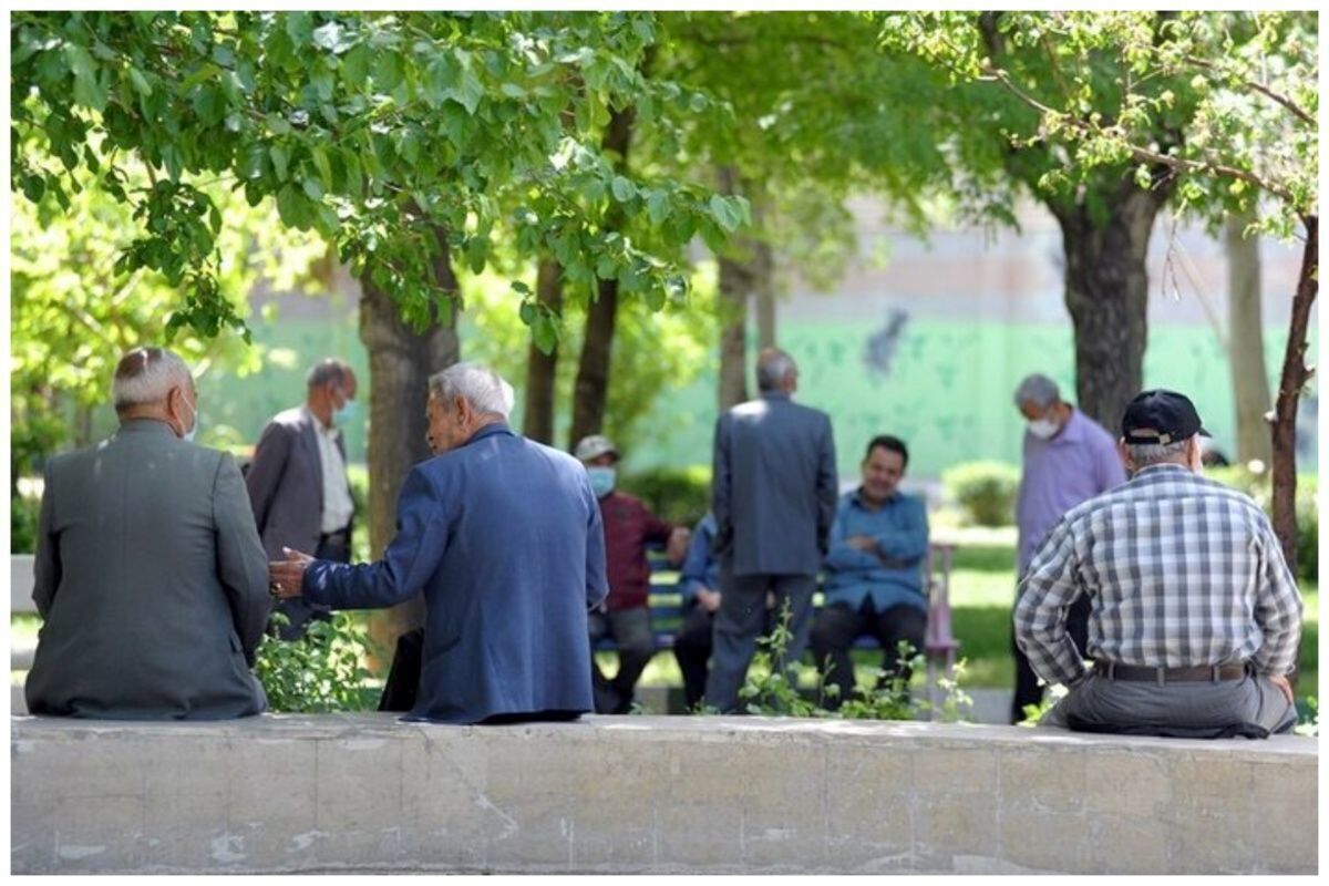 تجمع اعتراضی بازنشستگان تامین اجتماعی در چند شهر/ افزایش حقوق بازنشستگان اعمال شود