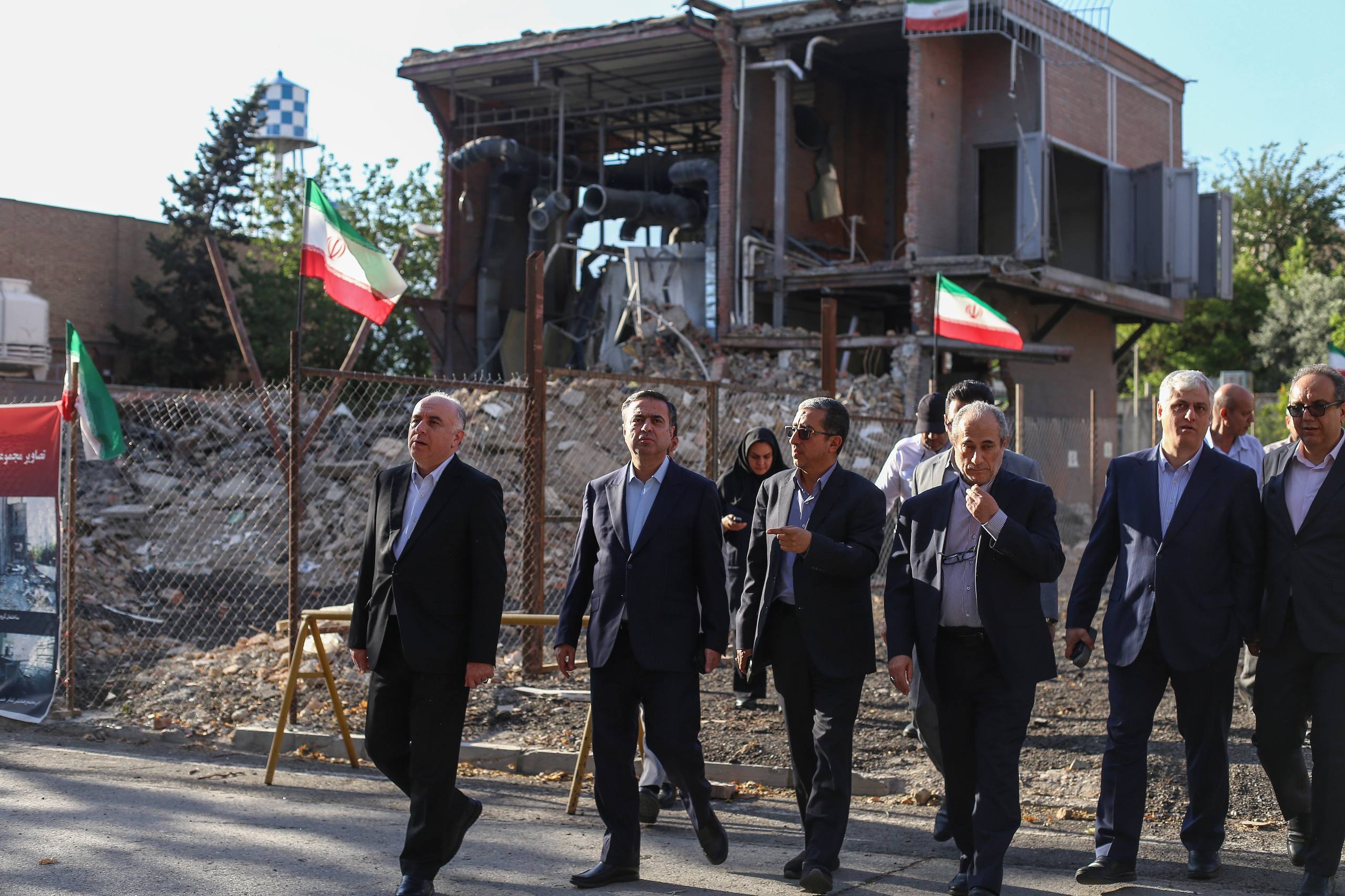 پیشگامی بانک صادرات ایران در بازسازی اکوسیستم دانشبنیان؛ حمایت راهبردی از آموزش عالی و پیوند دانشگاه، صنعت و اقتصاد در دوران پساجنگ/ تأکید قربان اسکندری بر توسعه آموزش عالی در دوران پساجنگ با رویکرد حمایت بانکی از اقتصاد دانشبنیان و فناوری پیشگامی بانک صادرات ایران در بازسازی اکوسیستم دانشبنیان؛ حمایت راهبردی از آموزش عالی و پیوند دانشگاه، صنعت و اقتصاد در دوران پساجنگ/ تأکید قربان اسکندری بر توسعه آموزش عالی در دوران پساجنگ با رویکرد حمایت بانکی از اقتصاد دانشبنیان و فناوری