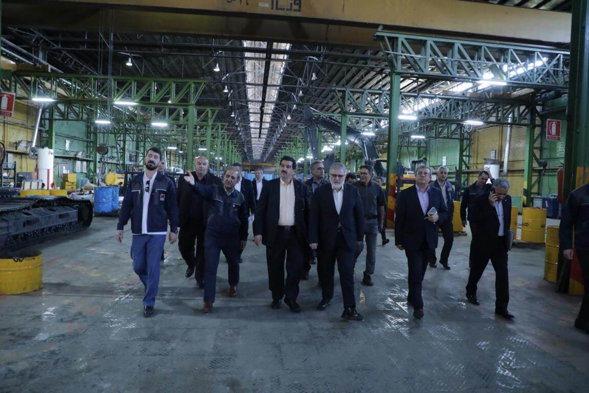 کارگران و بازنشستگان صاحبان اصلی بانک رفاه کارگران هستند