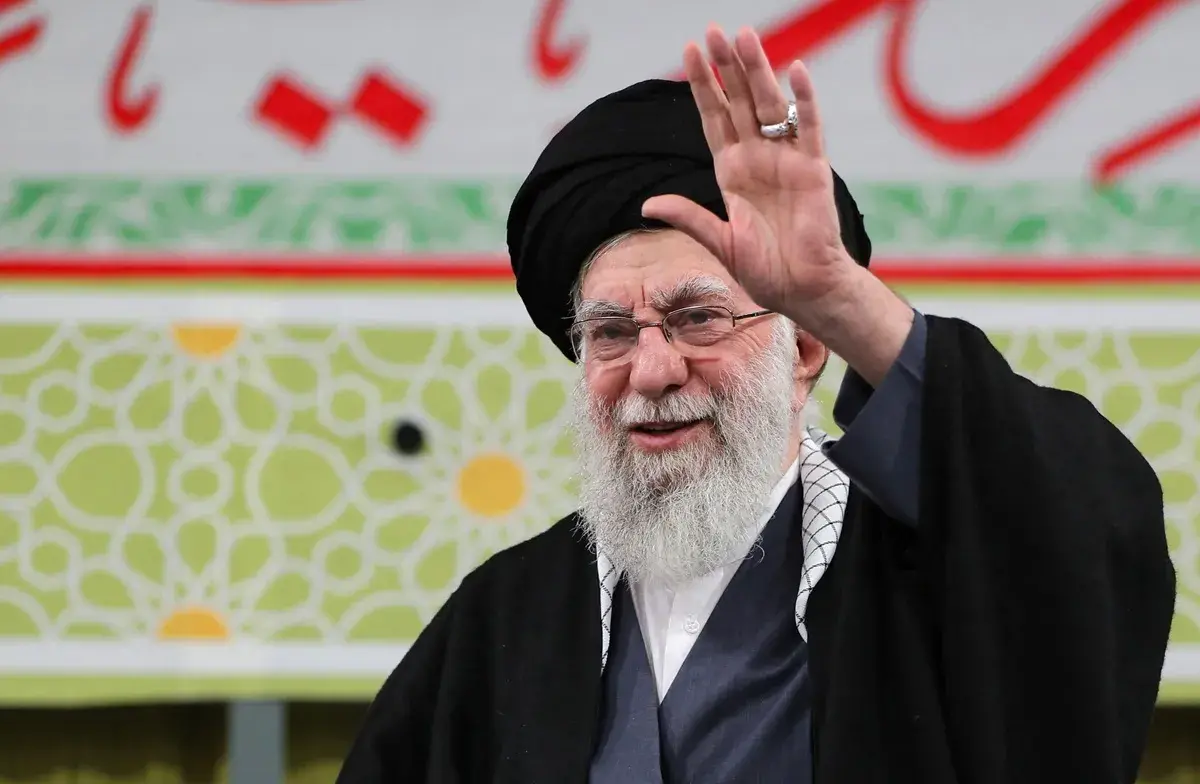 عزاداری مردم با سنج و دمام در مصلای تهران+ فیلم