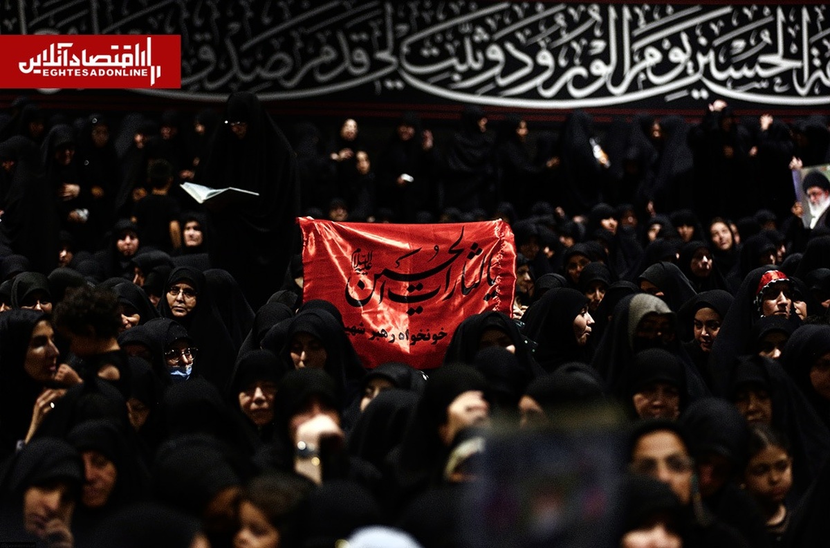 انتقال پیکر رهبر شهید از مصلی برای آماده‌سازی مراسم تشییع فردا +فیلم