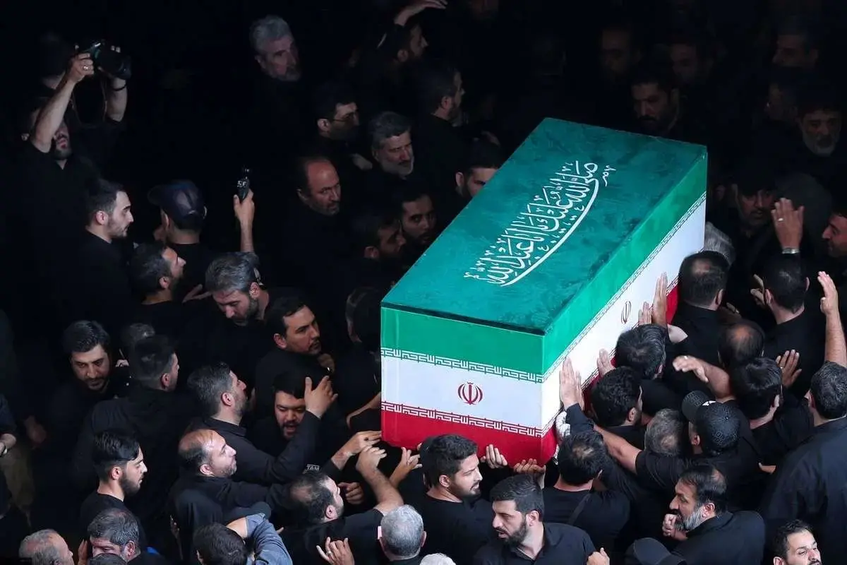 پیکر رهبر شهید با بالگرد در تهران تشییع می‌شود / جزئیات جدید از مراسم تشییع رهبر شهید
