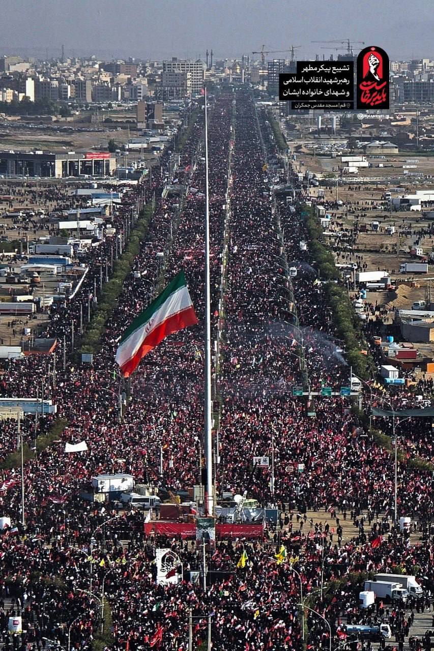 استقبال باشکوه مردم از مراسم تشییع رهبر شهید در قم + عکس