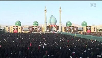دعای خاص آیت‌الله جوادی آملی هنگام اقامه نماز بر پیکر رهبر شهید + فیلم