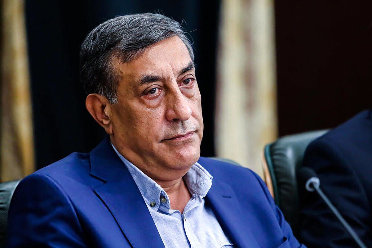 ماجرای اعلامیه‌های تهدیدآمیز روی درب منزل معاون پزشکیان چیست؟+ عکس