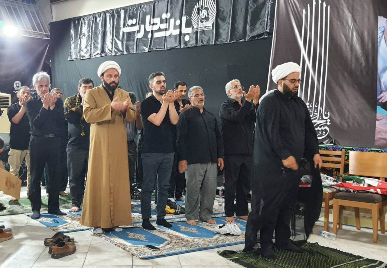 تجلی خدمت‌گزاری بانک تجارت در آیین وداع با «قائد شهید امت» / بازدید دکتر اخلاقی از موکب‌های خدمت‌رسانی به عزاداران