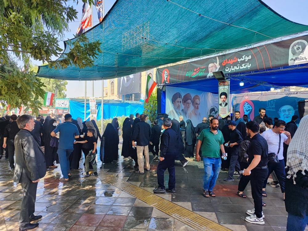یک ایران در سوگ رهبر شهید/ خدمت‌رسانی بانک تجارت در آیین وداع با رهبر شهید امت در شهر قم