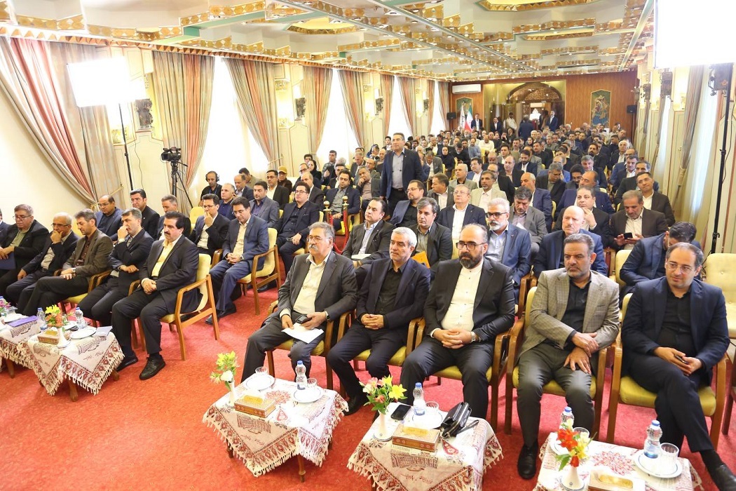 بانک رفاه کارگران برای حمایت از واحدهای تولیدی اصفهان محدودیتی در تامین مالی ندارد