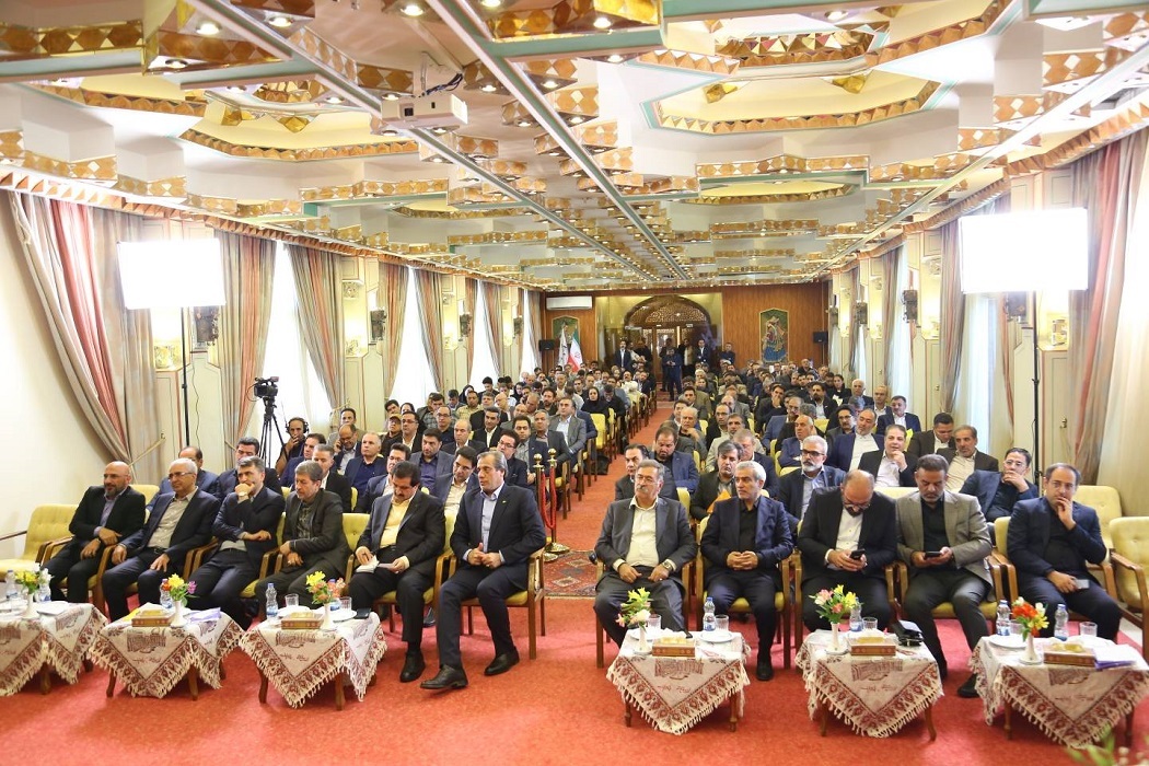 بانک رفاه کارگران برای حمایت از واحدهای تولیدی اصفهان محدودیتی در تامین مالی ندارد