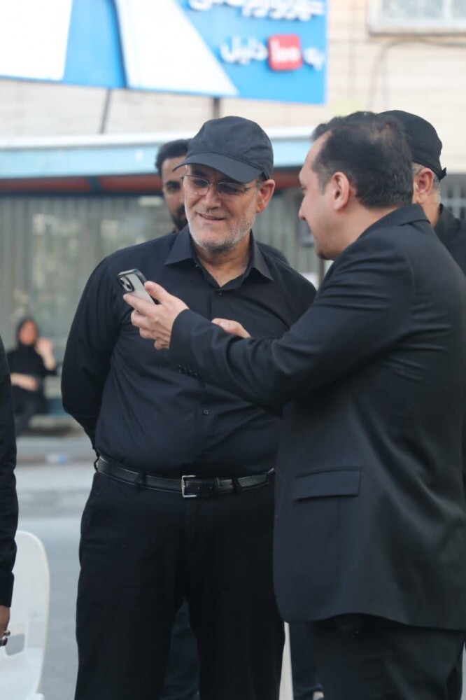 بازدید دکتر جمالی از روند خدمترسانی موکب مؤسسه اعتباری ملل بازدید دکتر جمالی از روند خدمترسانی موکب مؤسسه اعتباری ملل