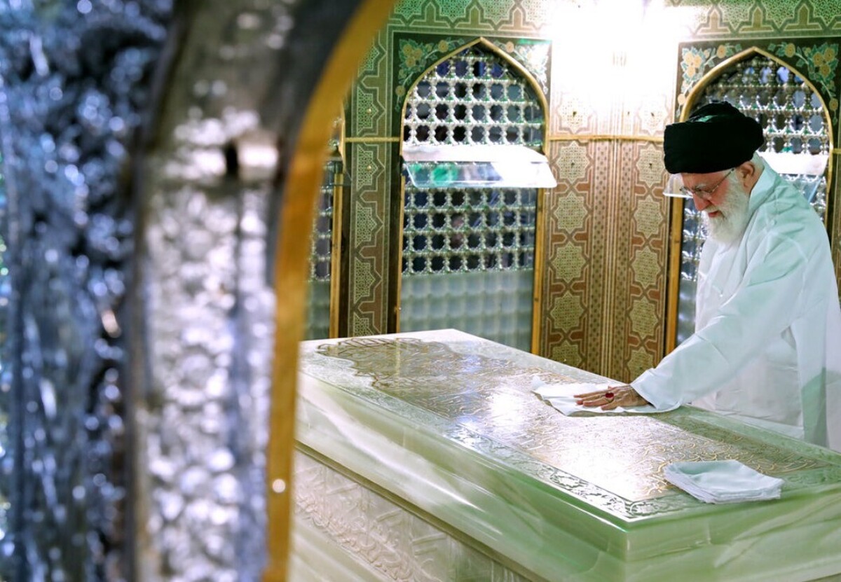 عکس مزار رهبر شهید انقلاب در مشهد / رواق دارالذکر حرم امام رضا (ع) کجاست؟