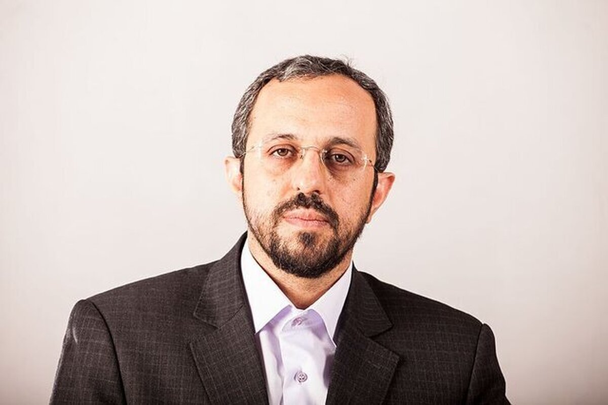 احدیان: آتش‌زدن تفاهم‌نامه خلاف مسیر تعیین‌شده است