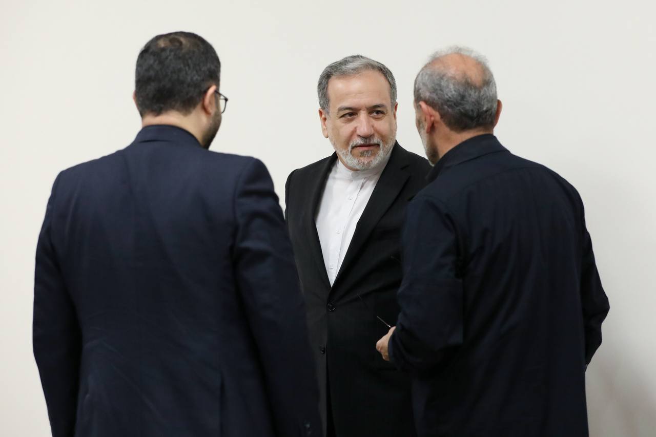 تصاویر متفاوتی که عراقچی با ۳ چهره در تلگرامش منتشر کرد تصاویر متفاوتی که عراقچی با ۳ چهره در تلگرامش منتشر کرد