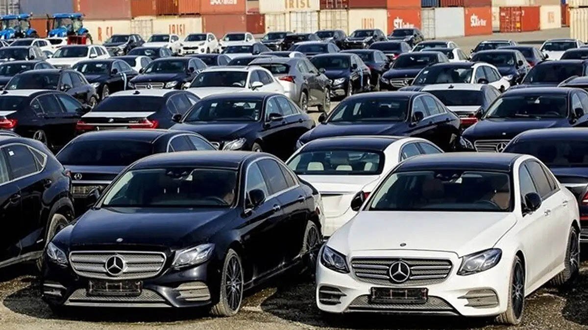 ابهام در سیاست واردات خودرو؛ آیا تعرفه‌های سنگین، خودروهای برقی را از بازار ایران دور می‌کند؟