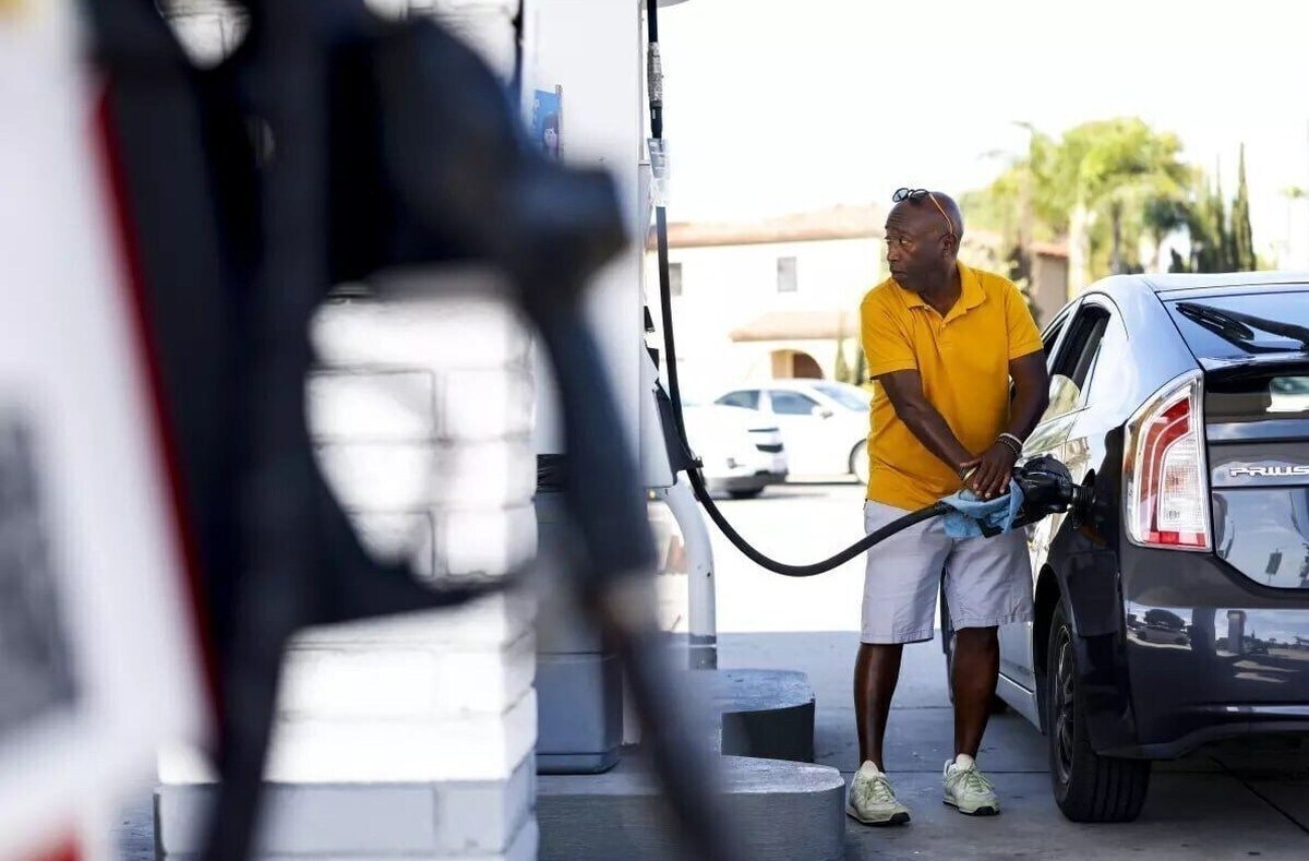 قیمت بنزین در آمریکا دوباره ۴ دلاری شد/ شوک جدید به بازار انرژی