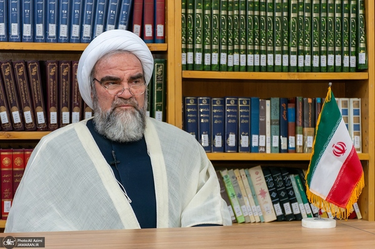 روایت آیت‌الله غرویان از نفوذی های «بدون کارت»/ زیاد داشته و داریم!