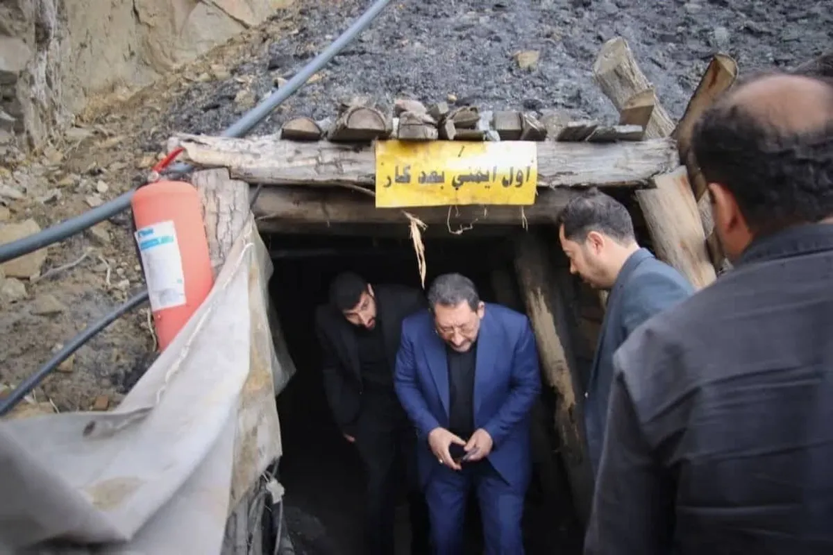 تناقض شعار و عمل در وزارت صمت/ وزیر بدون تجهیزات ایمنی در معدن حادثه‌زده حاضر شد