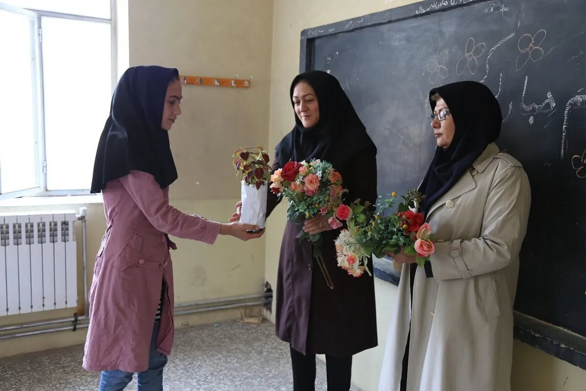 خبرخوش برای فرهنگیان / رقم دقیق هدیه دولت به مناسبت روز معلم ۱۴۰۵ مشخص شد + زمان واریز